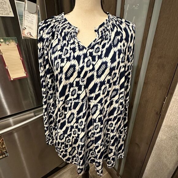 NWT Wonderly Top - Picture 1 of 3